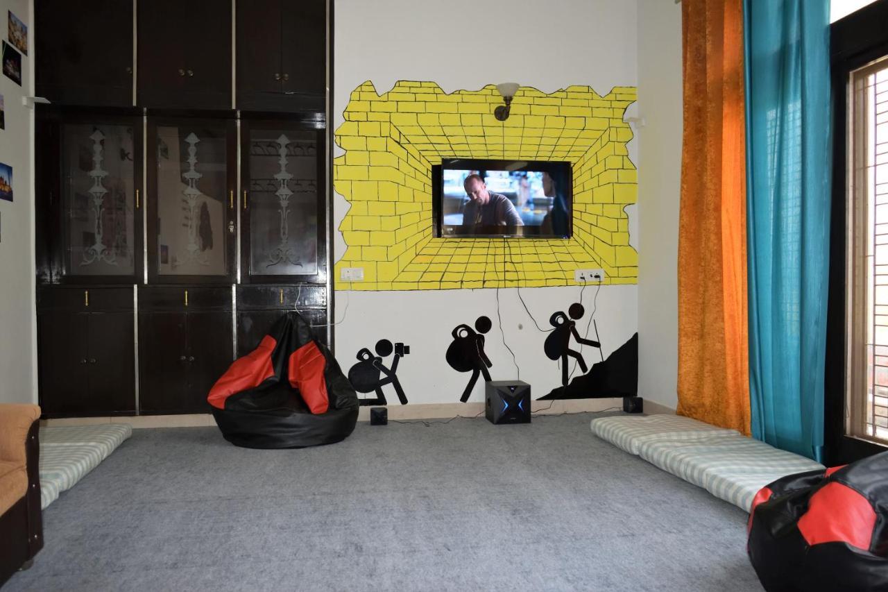 Хостел Bunkmates Нью-Дели Экстерьер фото